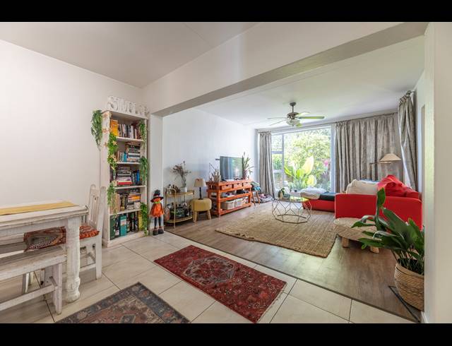 3 BEDROOM APARTMENT FOR SALE IN BRYANSTON